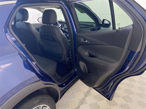 Used 2023 Buick Encore GX Essence image 32