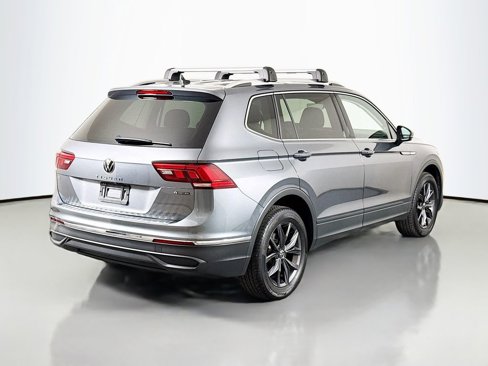 Used 2022 Volkswagen Tiguan SE image 7