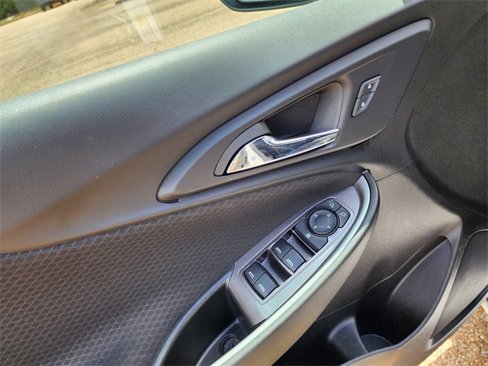 Used 2023 Chevrolet Malibu LT w/ Driver Confidence Package image 12