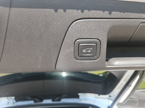 Certified 2023 Buick Envision Essence w/ Sport Touring Package image 13
