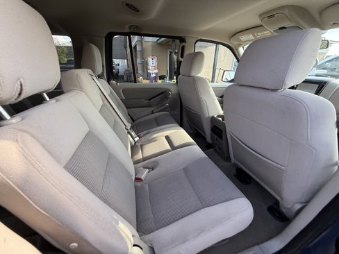 Used 2006 Ford Explorer XLT image 16