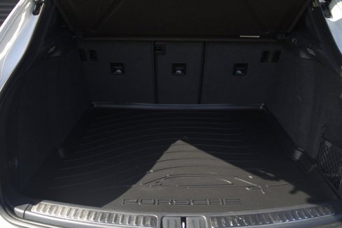 Certified 2023 Porsche Macan image 20