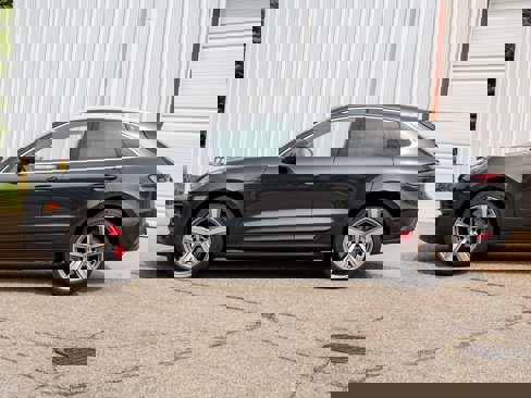 Certified 2024 Porsche Macan S image 2