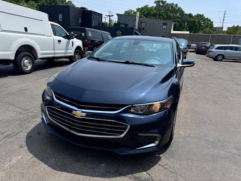 Used 2017 Chevrolet Malibu LT image 4