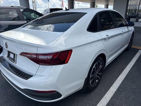 Used 2024 Volkswagen Jetta Sport image 5