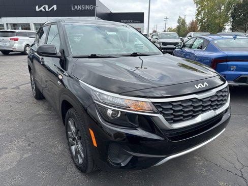 Used 2023 Kia Seltos LX image 1