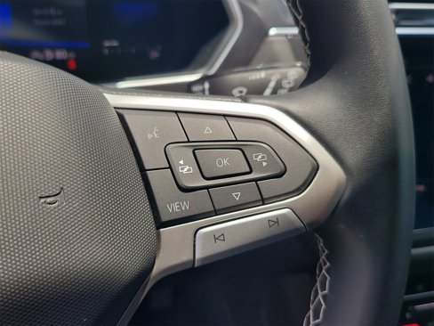 Used 2022 Volkswagen Tiguan SE image 30