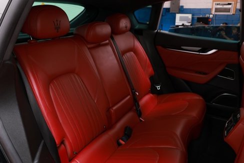 Used 2021 Maserati Levante S image 13