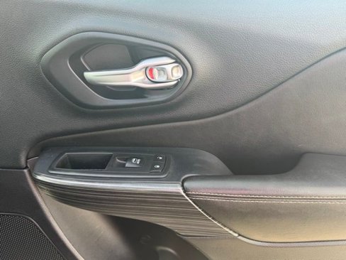 Certified 2016 Jeep Cherokee Limited image 24