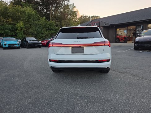 Used 2021 Audi e-tron Premium w/ Convenience Plus Package image 22