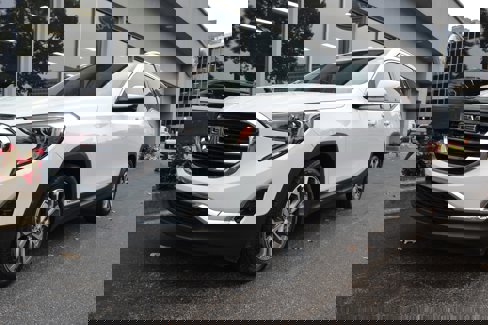 Used 2019 GMC Terrain SLT image 1