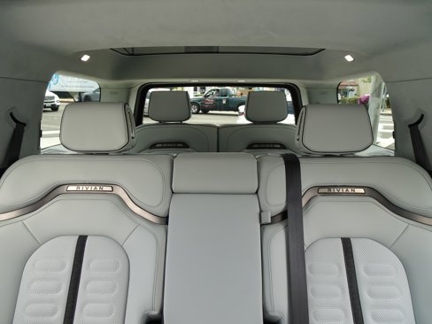 Used 2024 Rivian R1S Adventure image 15