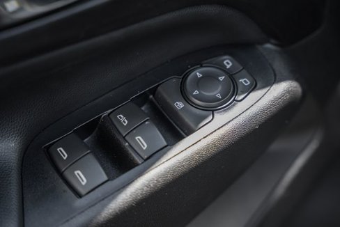 Used 2018 Chevrolet Equinox LT w/ Sun & Infotainment Package image 39