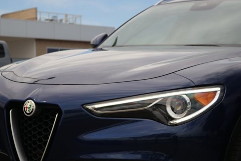 Used 2018 Alfa Romeo Stelvio AWD image 11