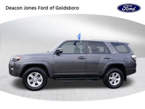 Used 2018 Toyota 4Runner 4WD image 6