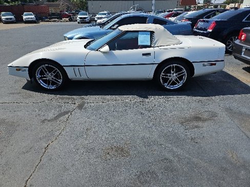 Used 1987 Chevrolet Corvette Convertible image 5