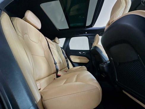 Certified 2022 Volvo XC60 B5 Inscription w/ Advanced Package image 25