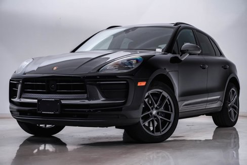 Certified 2025 Porsche Macan Turbo image 1