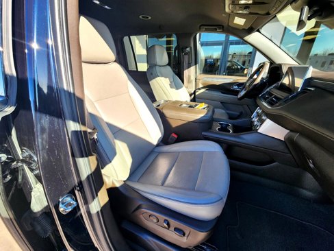 Used 2023 GMC Yukon XL SLT image 31