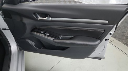 Used 2023 Nissan Altima 2.5 SL image 11