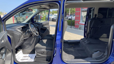 Used 2017 Ford Transit Connect XLT image 18