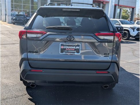 Used 2022 Toyota RAV4 XLE w/ Convenience Package image 6