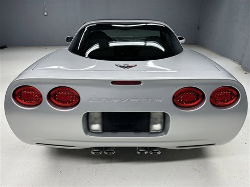 Used 2000 Chevrolet Corvette Coupe image 6