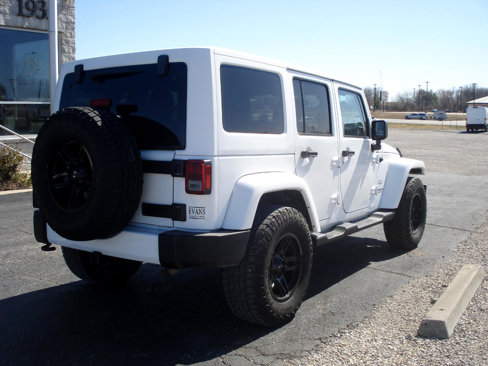 Used 2016 Jeep Wrangler Unlimited Sahara w/ Connectivity Group image 8