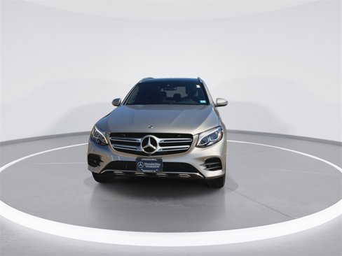 Used 2019 Mercedes-Benz GLC 300 4MATIC image 3