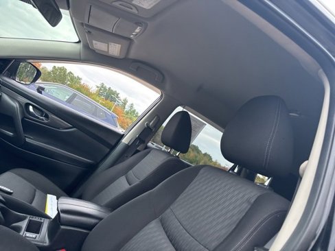Certified 2019 Nissan Rogue SV image 11
