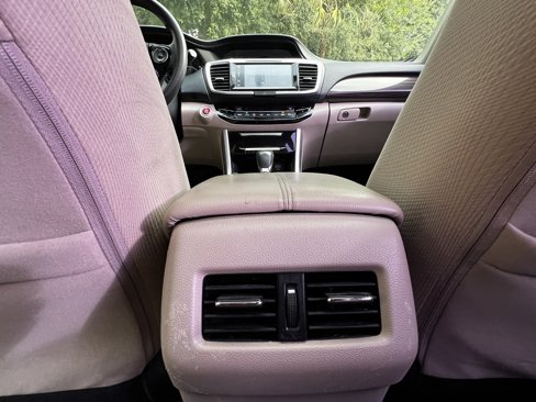 Used 2016 Honda Accord EX image 37
