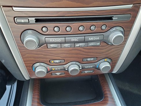 Used 2017 Nissan Pathfinder Platinum w/ Family Entertainment Package image 32