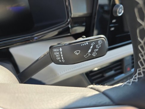 New 2025 Volkswagen Taos S image 31