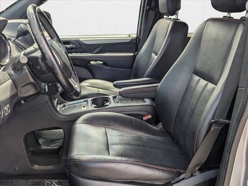 Used 2019 Dodge Grand Caravan GT image 16