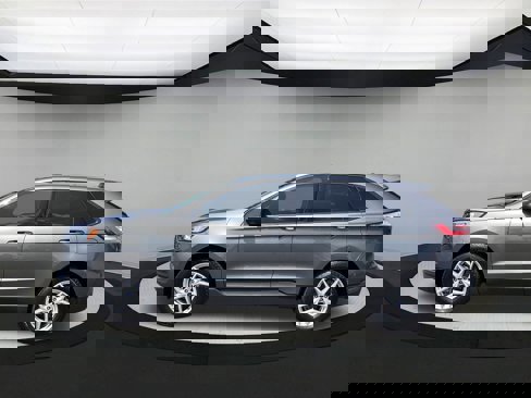 Used 2022 Ford Edge SE image 5