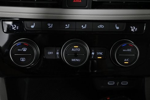 Used 2024 Volkswagen Jetta SE image 25