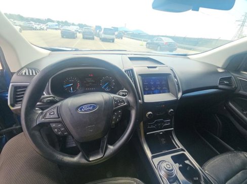 Used 2020 Ford Edge SE image 5