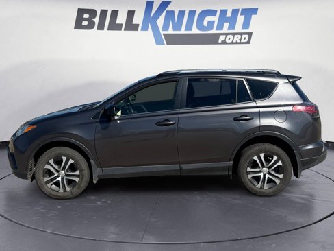 Used 2017 Toyota RAV4 LE image 2