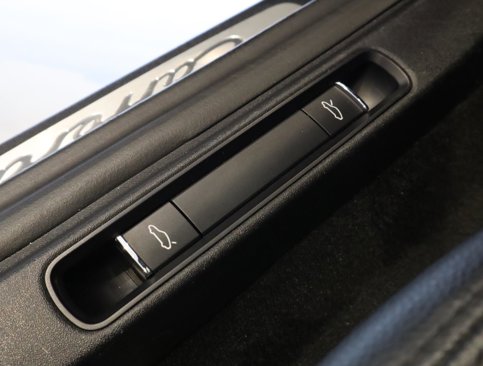 Used 2018 Porsche 911 Carrera image 40