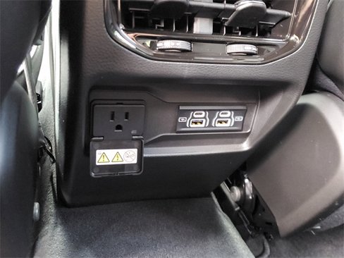 New 2025 Jeep Grand Cherokee Altitude image 12