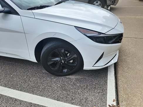 Used 2023 Hyundai Elantra Blue image 3
