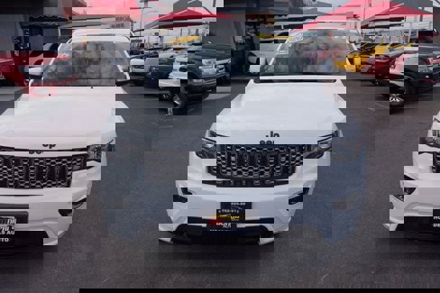 Used 2020 Jeep Grand Cherokee Altitude image 11