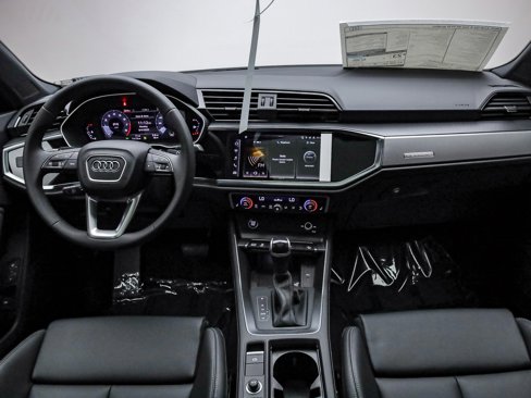 New 2025 Audi Q3 2.0T Premium image 14