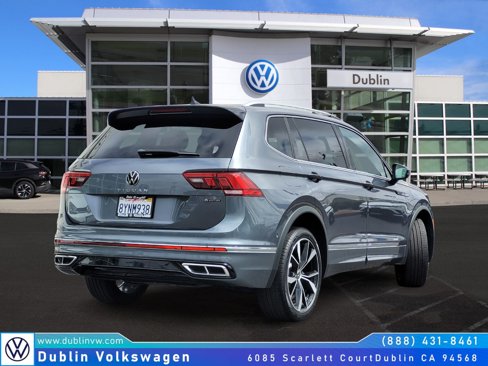 Certified 2022 Volkswagen Tiguan SEL R-Line image 4