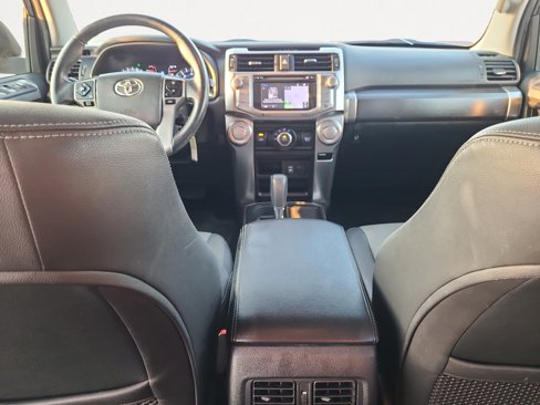Used 2014 Toyota 4Runner SR5 image 3