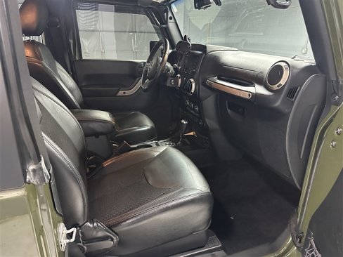 Used 2016 Jeep Wrangler Sahara image 12