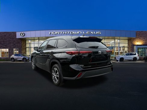 Used 2023 Toyota Highlander L image 24
