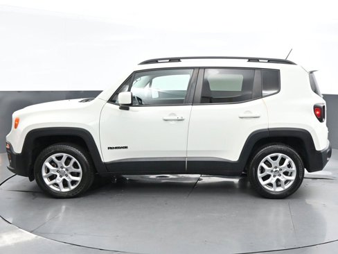 Used 2016 Jeep Renegade Latitude w/ Cold Weather Group image 4