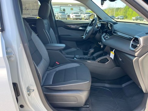 New 2025 Chevrolet TrailBlazer LT w/ LPO, Blackout Package image 23