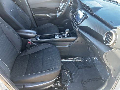 Used 2021 Nissan Kicks SV image 10